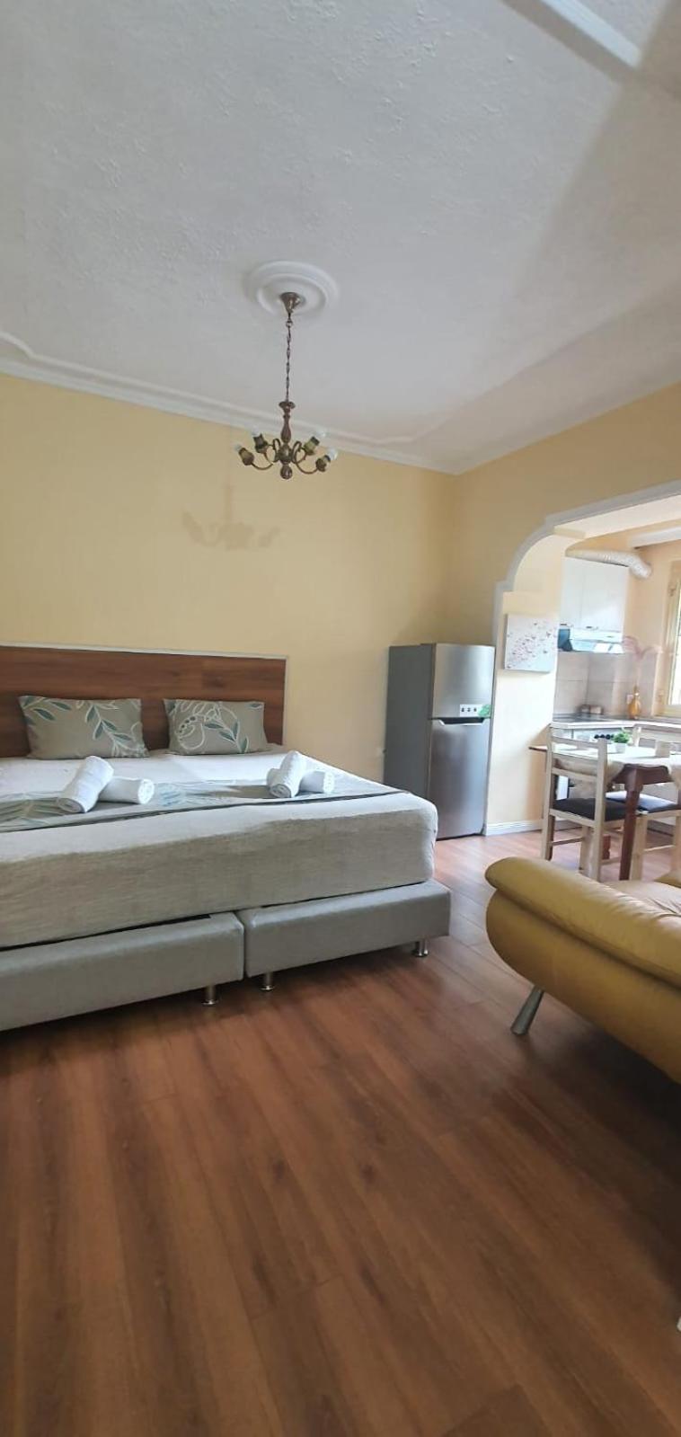 Alle's M Shyri Appartement *